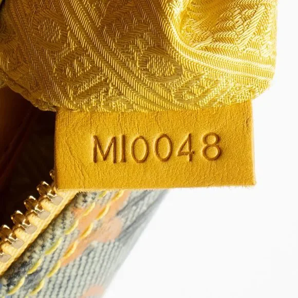 Louis Vuitton Limited Edition Monogram Pulp Weekender PM - Picture 6 of 14